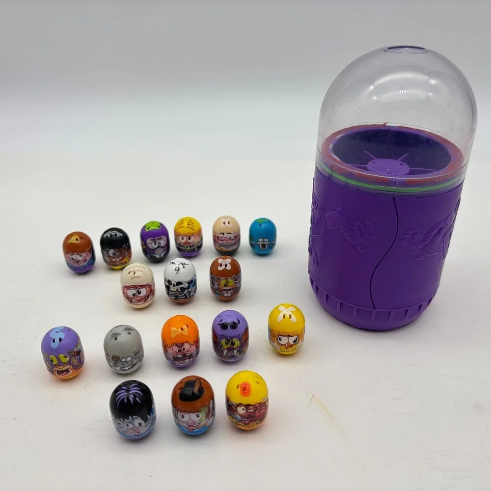 Mighty Beanz Lot of 17 with Storage Capsule Skeleton Barber Bat Sloppy Potter